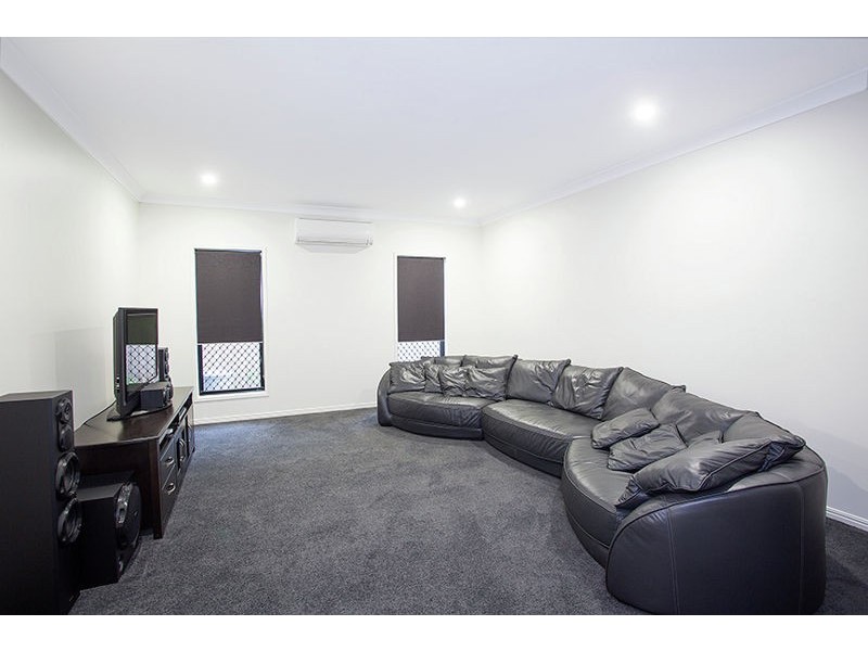 8 Kiber Place, Ooralea QLD 4740
