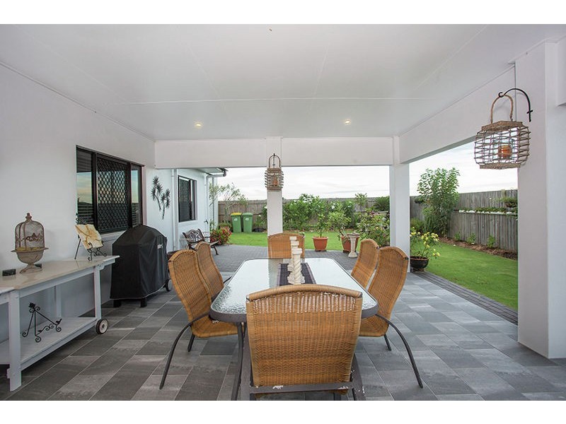 8 Kiber Place, Ooralea QLD 4740