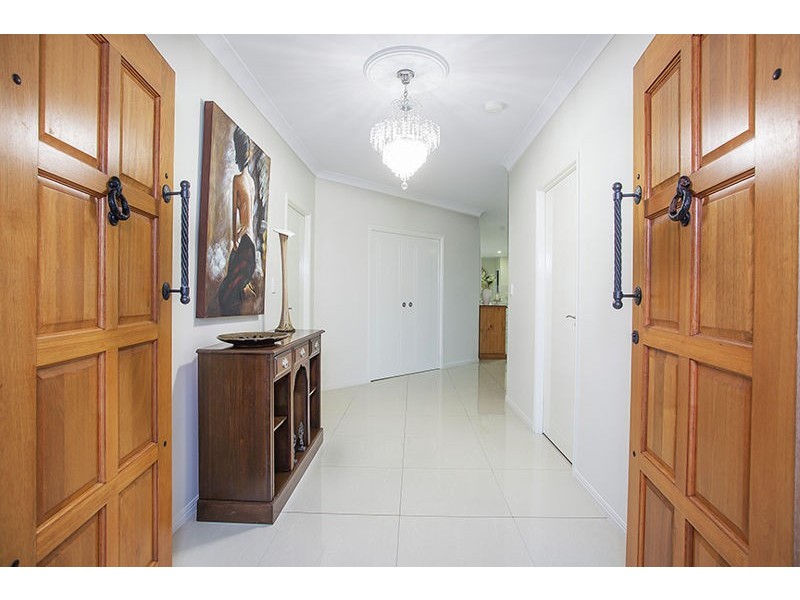 8 Kiber Place, Ooralea QLD 4740