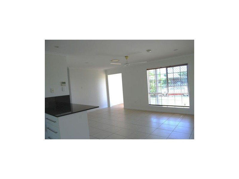 75 Bradman Dr, Glenella QLD 4740