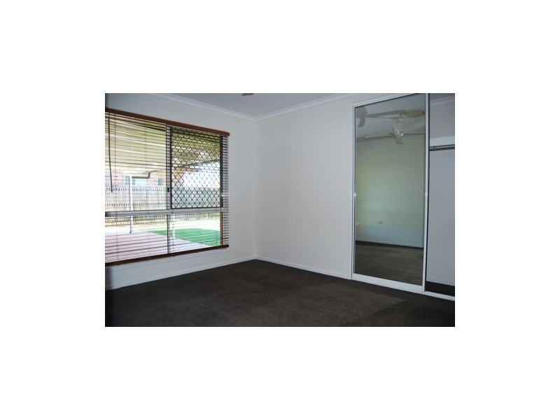 75 Bradman Dr, Glenella QLD 4740