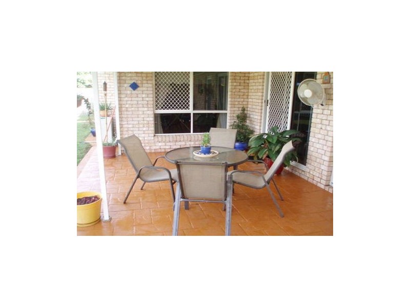 75 Bradman Dr, Glenella QLD 4740