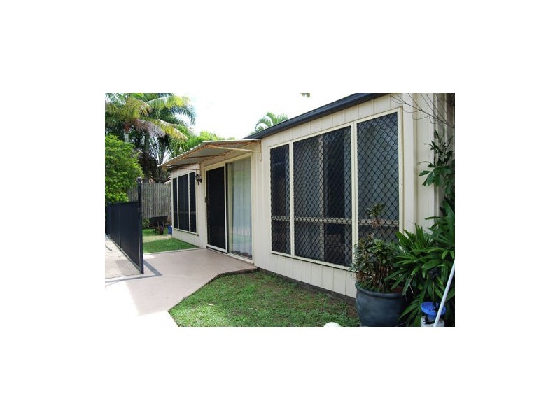 49 Pioneer Street, Glenella QLD 4740