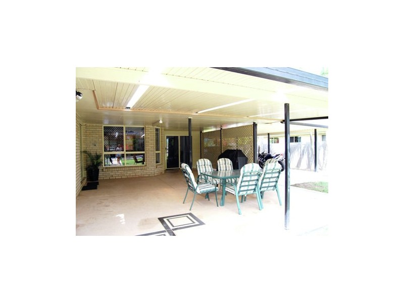 49 Pioneer Street, Glenella QLD 4740