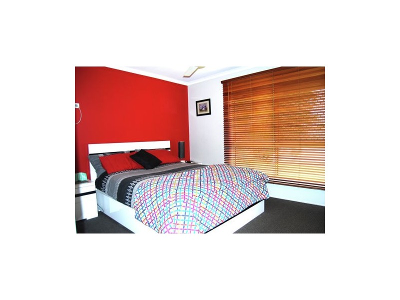 49 Pioneer Street, Glenella QLD 4740