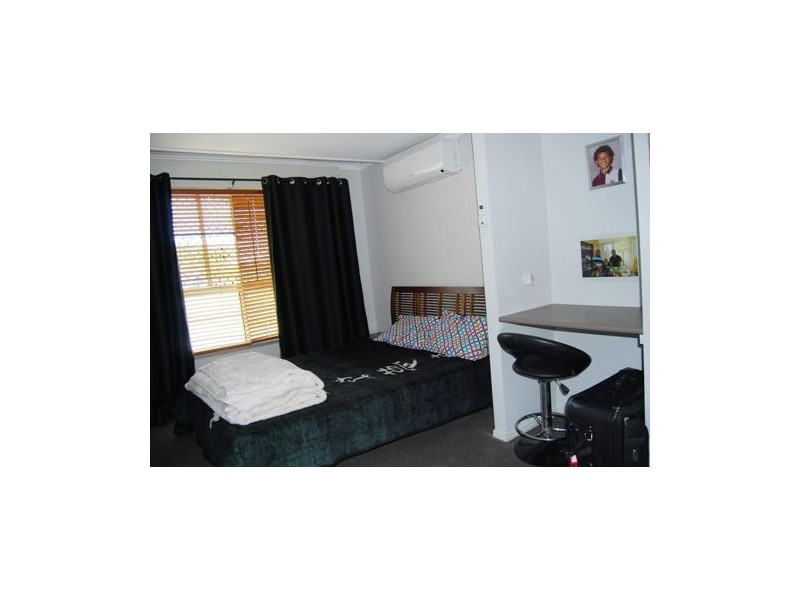 49 Pioneer Street, Glenella QLD 4740