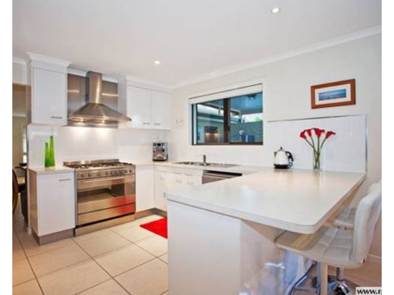37 Pacific Dr, Blacks Beach QLD 4740