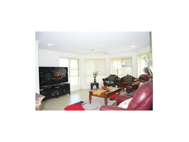 14 Lois St, Mount Pleasant QLD 4740