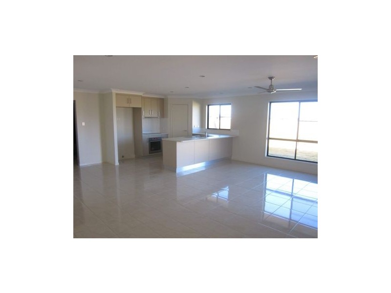 15 Amelia Drive, Mirani QLD 4754