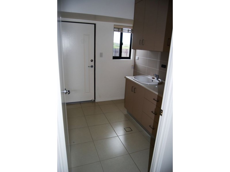 2/15 Hackett Street, Campwin Beach QLD 4737