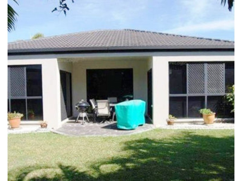 6 Fairmeadow Dr, Mount Pleasant QLD 4740