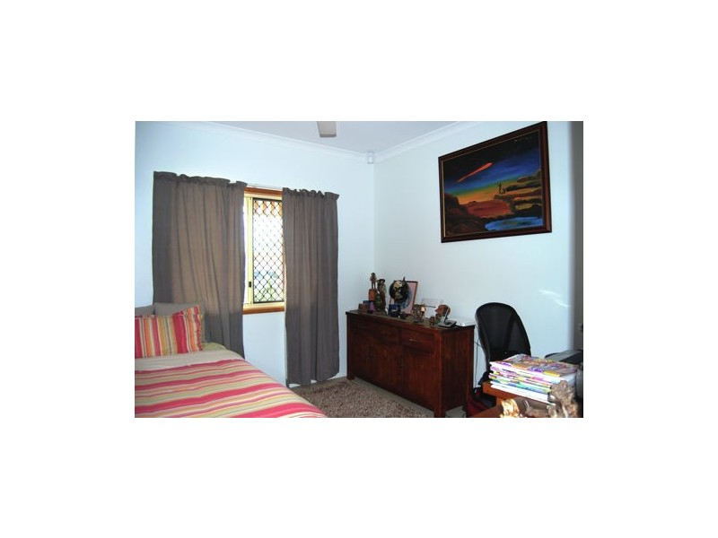13 Chelsea Cr, Glenella QLD 4740