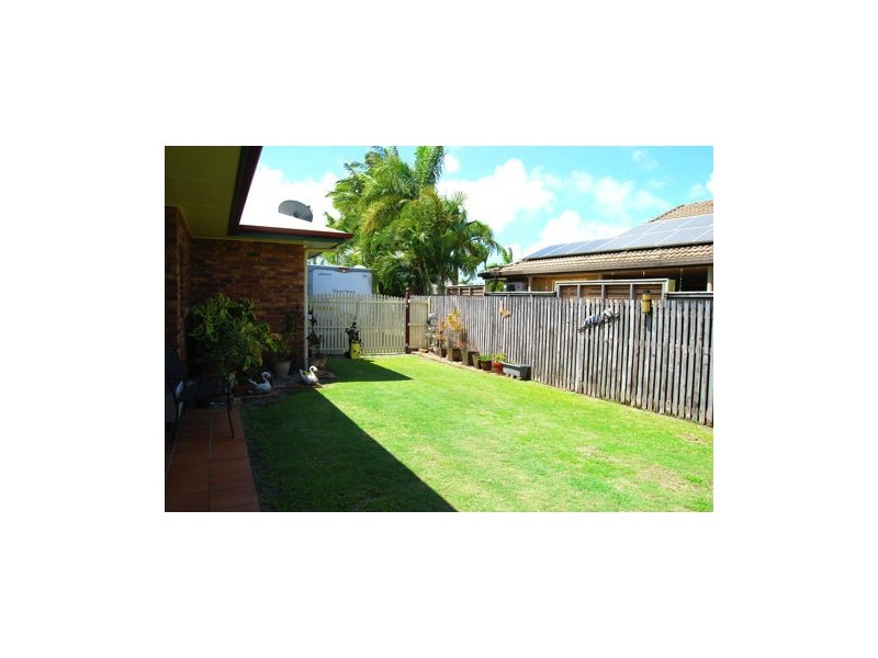 13 Chelsea Cr, Glenella QLD 4740