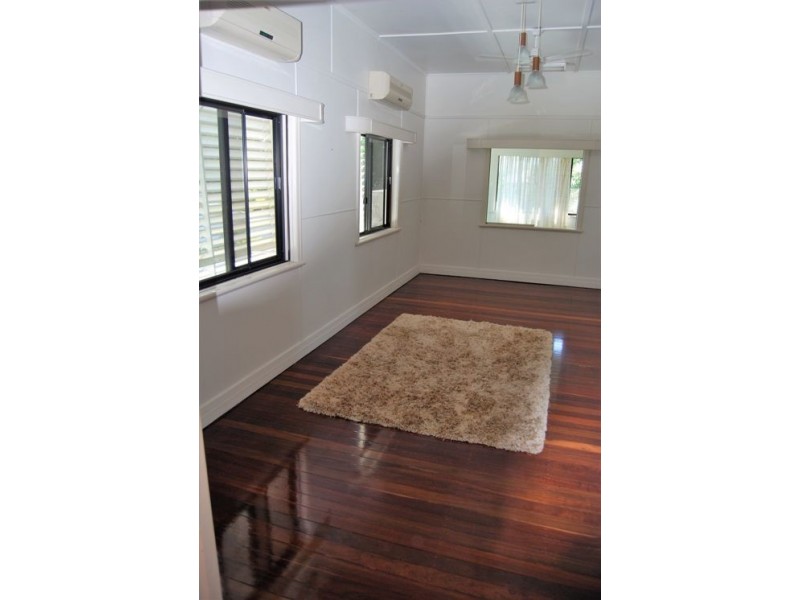 10 Mackenzie Street, West Mackay QLD 4740