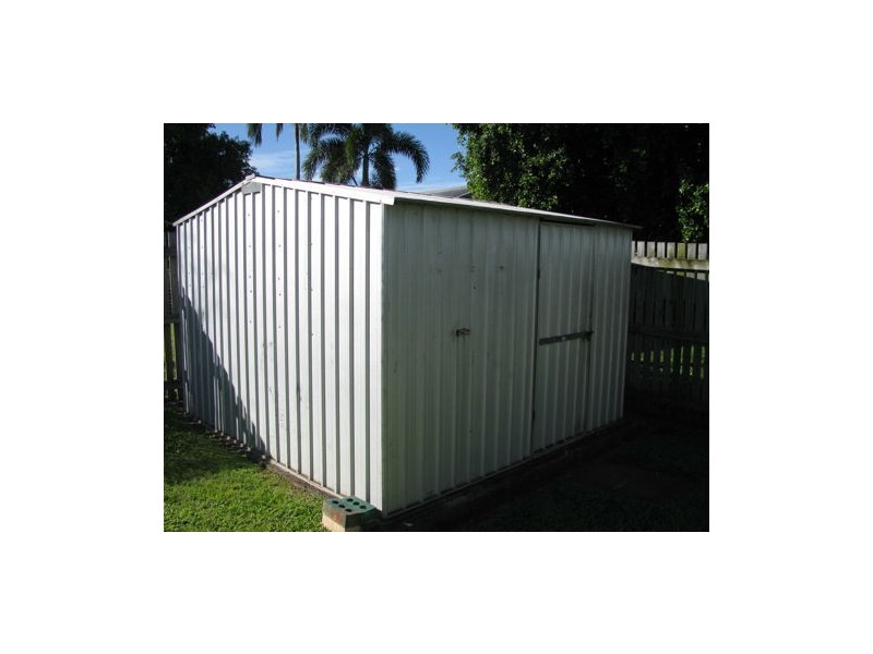 10 Mackenzie Street, West Mackay QLD 4740