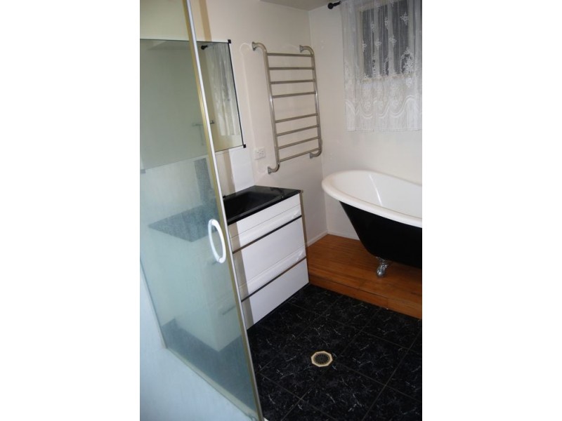 3 Abel Tasman Court, Rural View QLD 4740