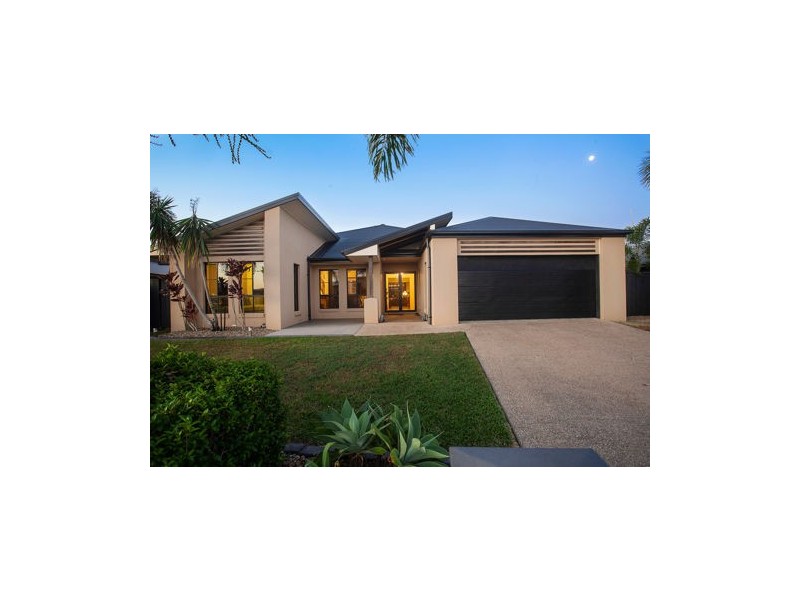 10 Miami Tce, Blacks Beach QLD 4740
