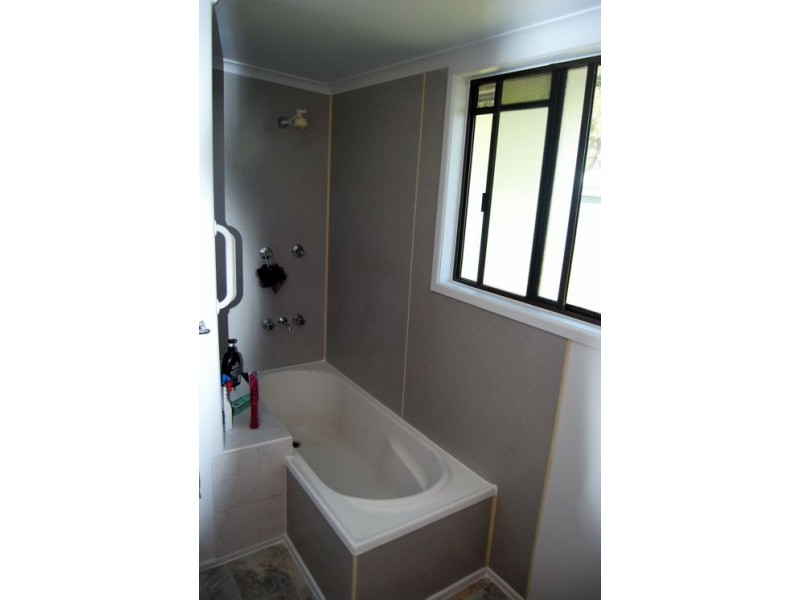 15 Wattle Street, Andergrove QLD 4740