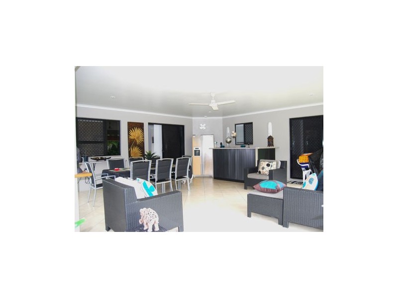 13 Murrays Rd, Glenella QLD 4740