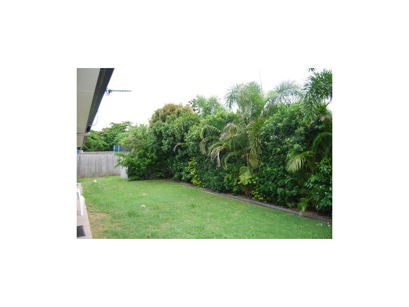 13 Murrays Rd, Glenella QLD 4740