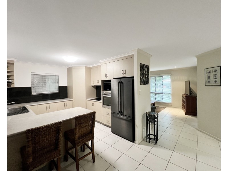 13 Murrays Rd, Glenella QLD 4740