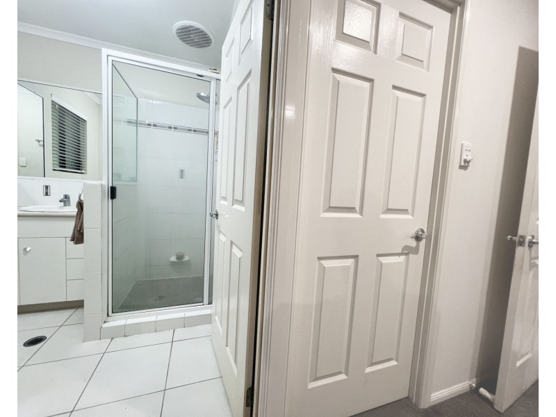 13 Murrays Rd, Glenella QLD 4740