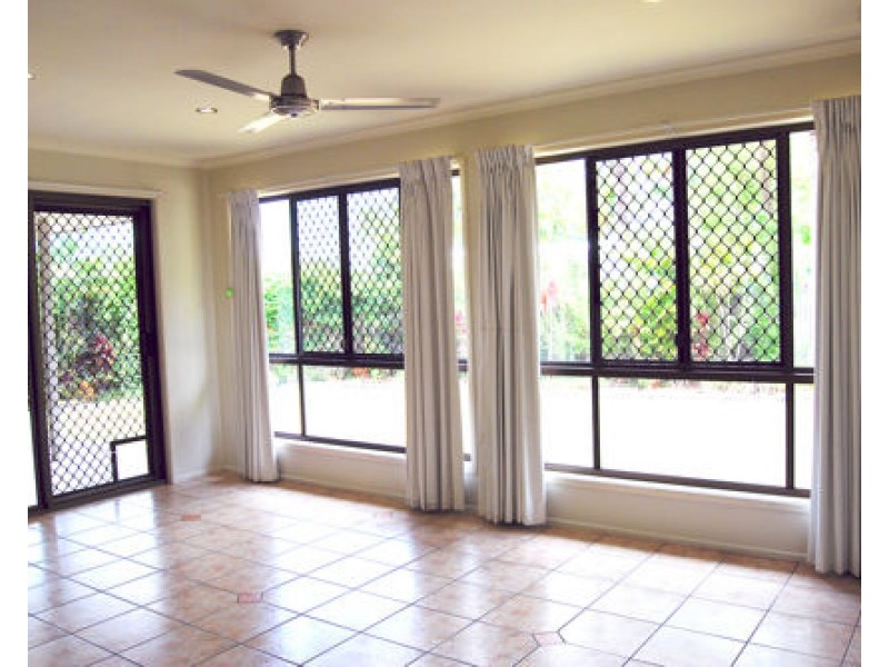 3 Elva Crt, Glenella QLD 4740