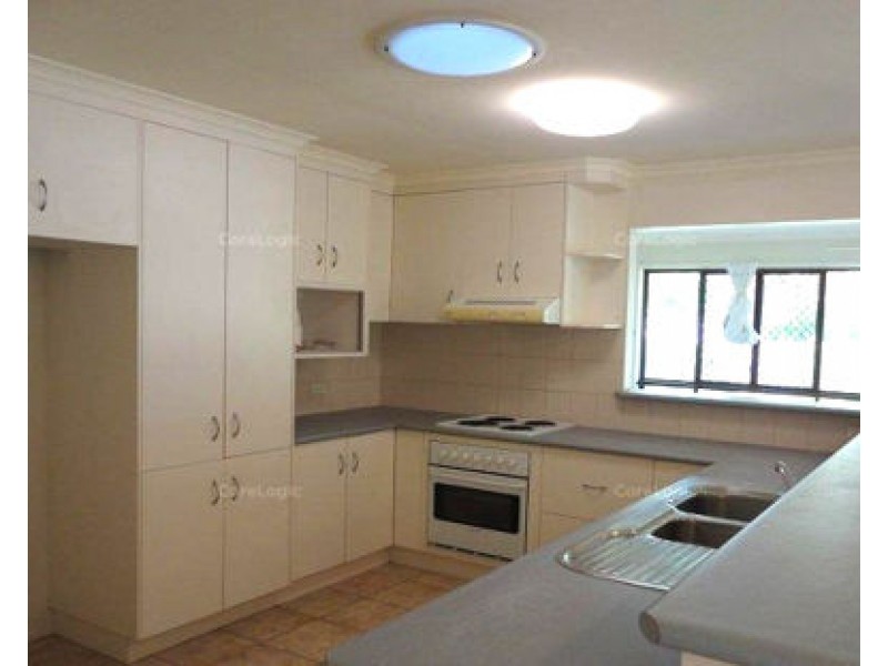 3 Elva Crt, Glenella QLD 4740