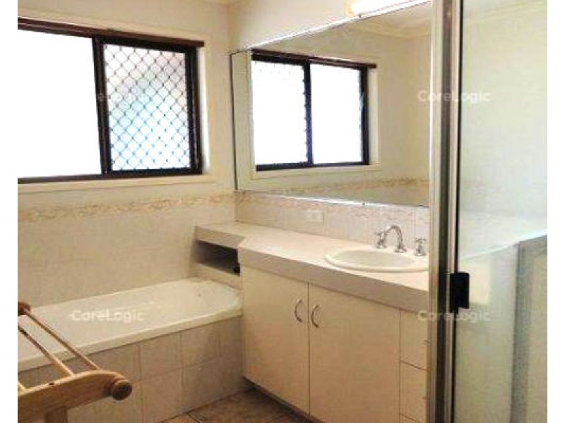 3 Elva Crt, Glenella QLD 4740