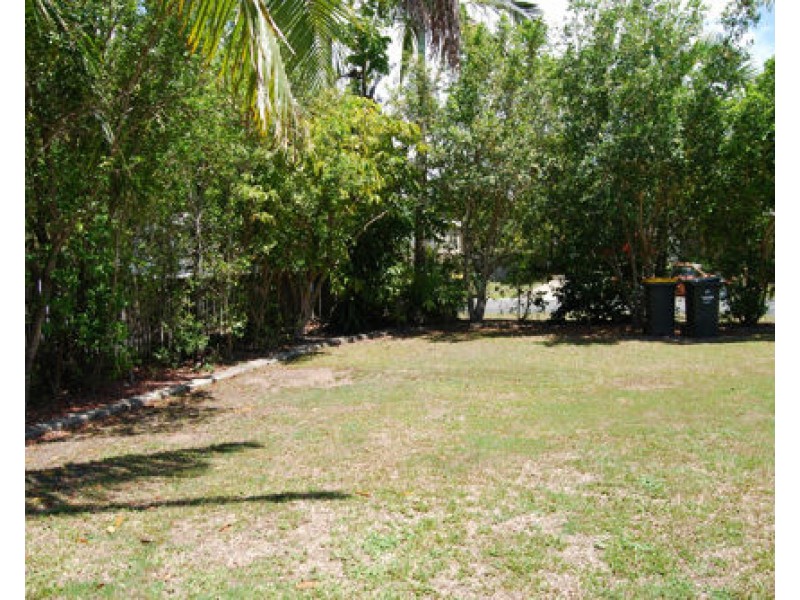 3 Elva Crt, Glenella QLD 4740