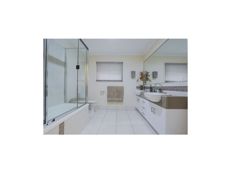 22 Sturt Cr, Erakala QLD 4740