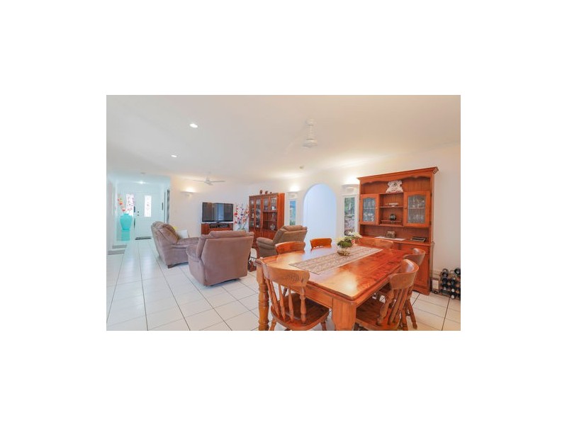 8 Skye Crt, Beaconsfield QLD 4740