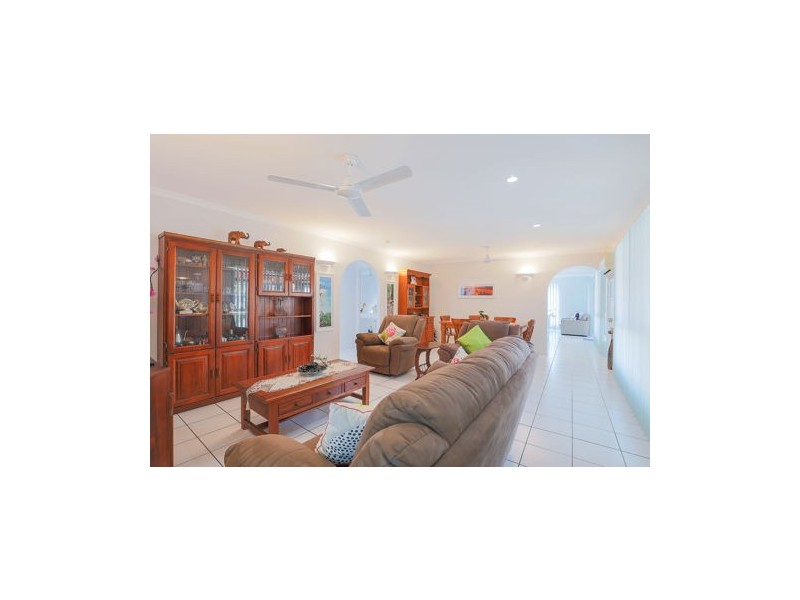 8 Skye Crt, Beaconsfield QLD 4740