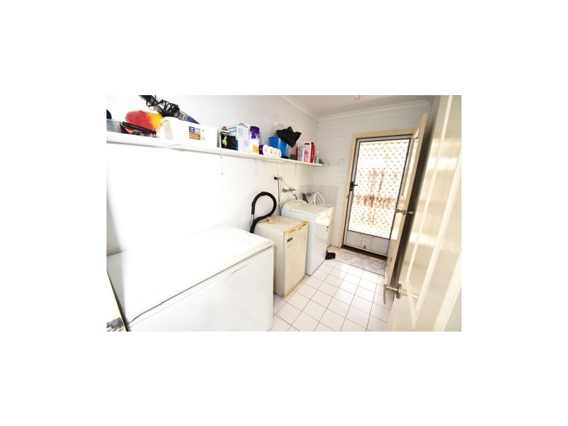 11 Linda St, Bucasia QLD 4750