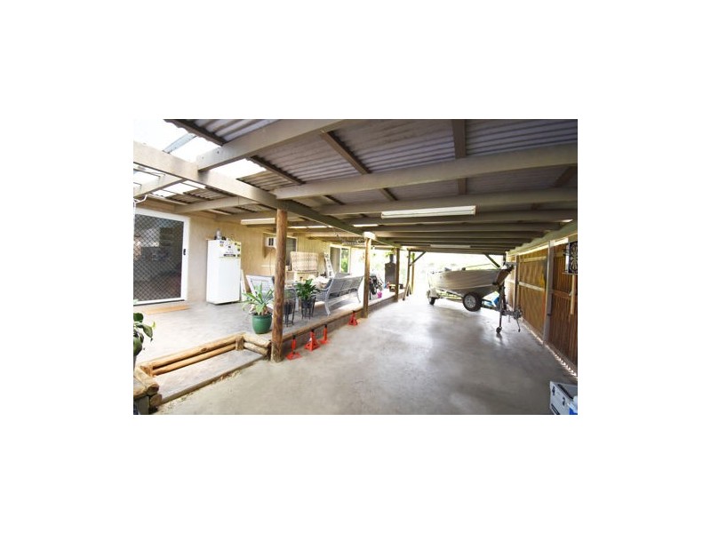 11 Linda St, Bucasia QLD 4750