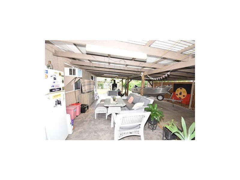 11 Linda St, Bucasia QLD 4750