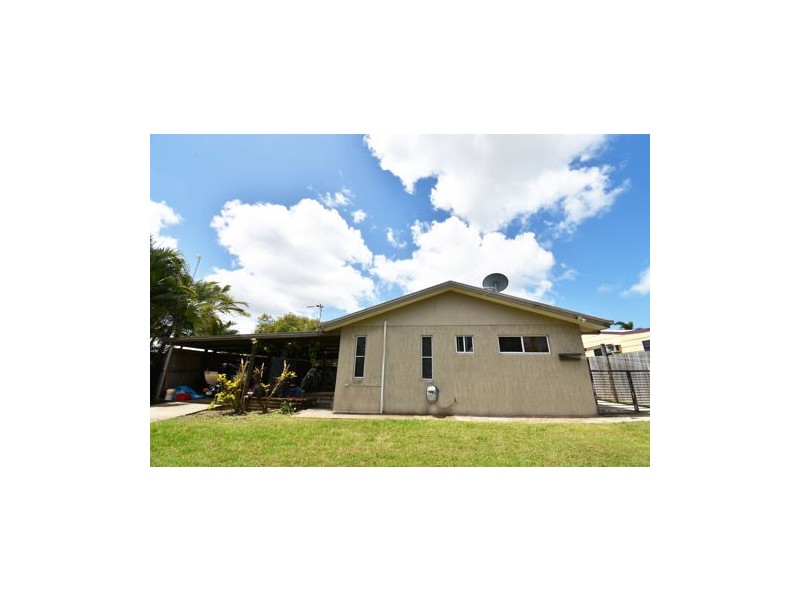 11 Linda St, Bucasia QLD 4750