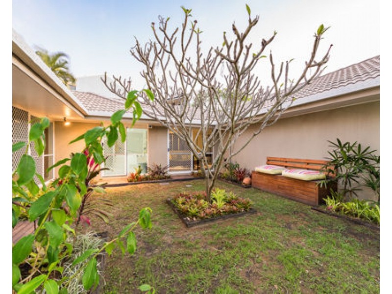 6 Island Close, Shoal Point QLD 4750
