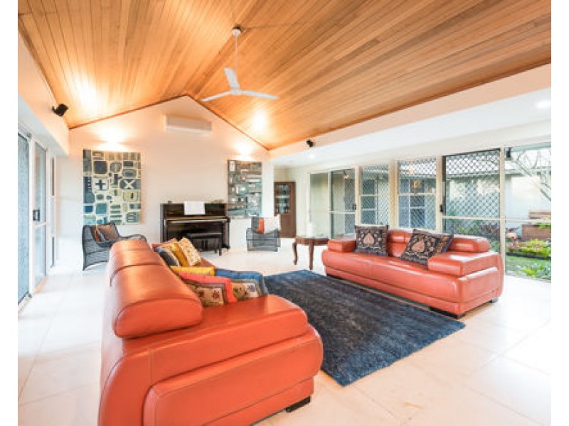 6 Island Close, Shoal Point QLD 4750