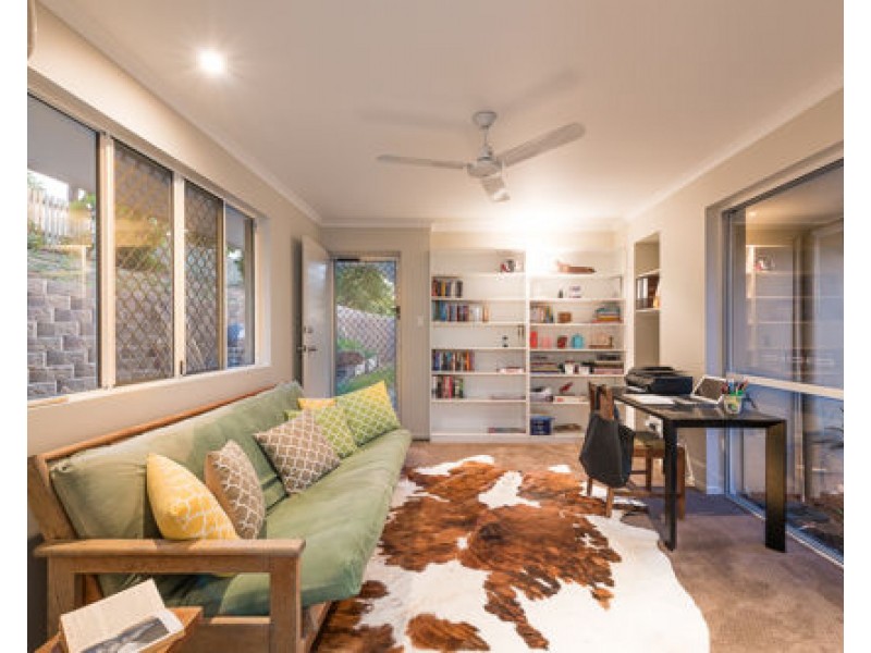 6 Island Close, Shoal Point QLD 4750