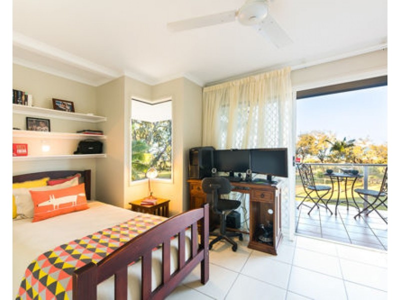 6 Island Close, Shoal Point QLD 4750