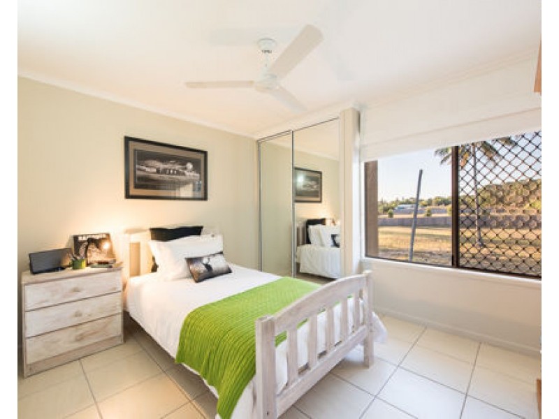 6 Island Close, Shoal Point QLD 4750