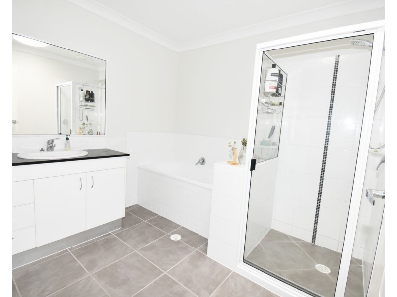 1/9 Galleon Circuit, Bucasia QLD 4750