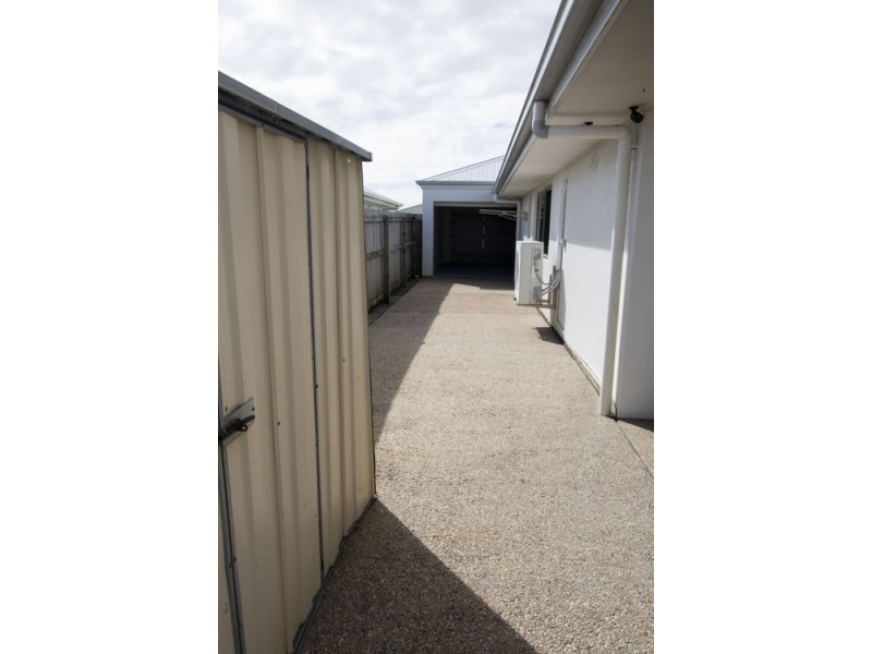 13 Somerset Dr, Andergrove QLD 4740