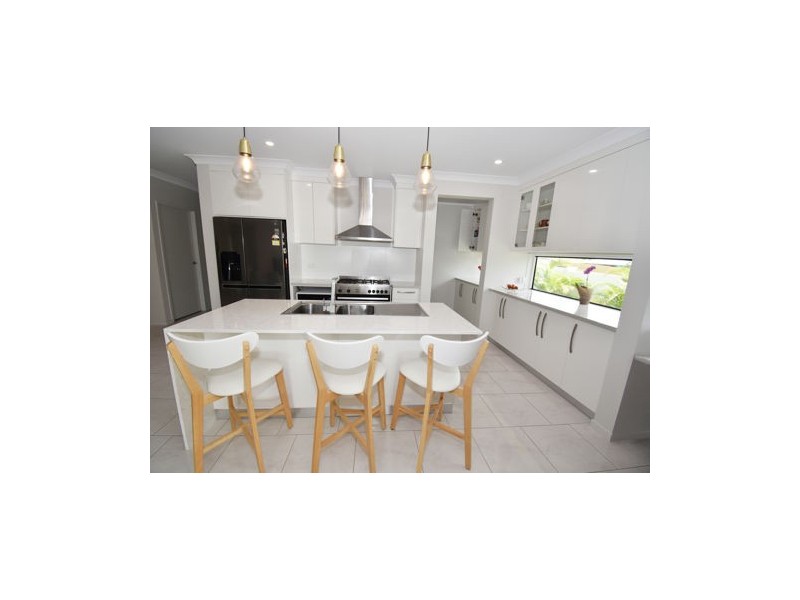 15 GRANGEWOOD AVENUE, Richmond QLD 4740