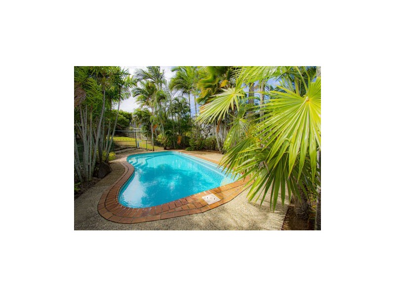10 Muldoon Crt, Eimeo QLD 4740