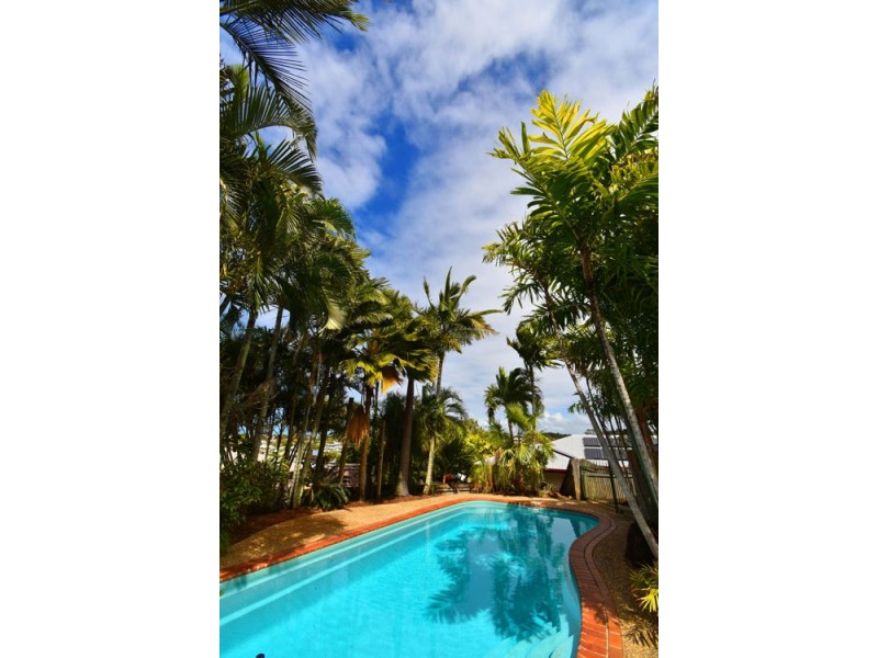 10 Muldoon Crt, Eimeo QLD 4740