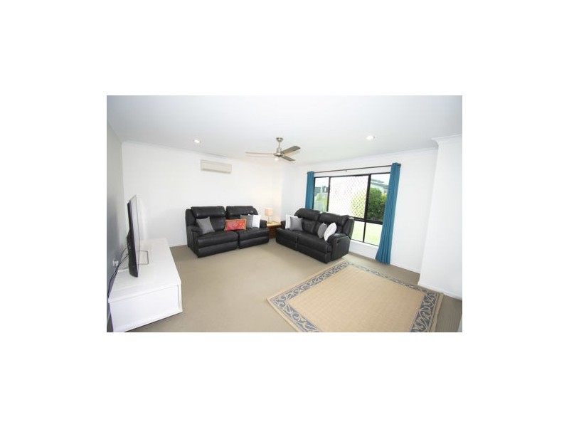 3 WEBB CRT, Rural View QLD 4740