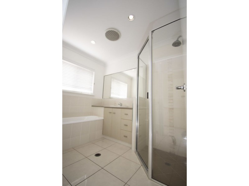3 WEBB CRT, Rural View QLD 4740