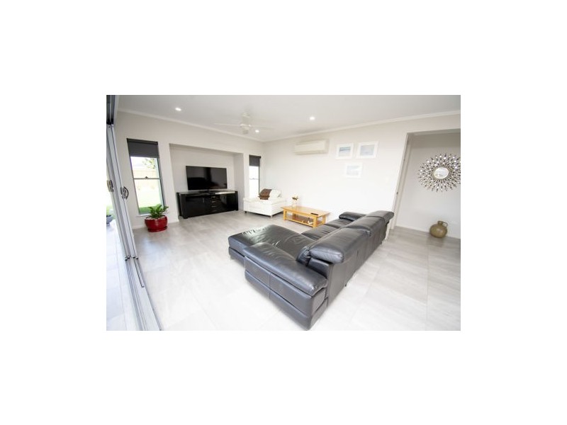 17 Grangewood Avenue, Richmond QLD 4740